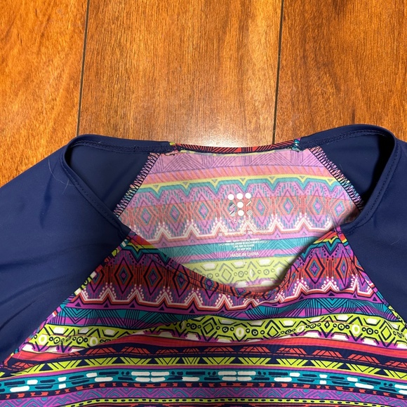 Title Nine Women’s Large Swim Rashguard - Picture 2 of 3